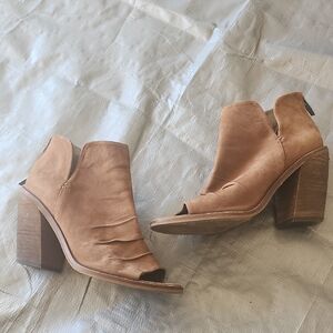 Vince Camuto Tan Open-Toe Heeled Boots